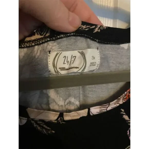 24/7 Comfort Apparel Floral Sleeveless Dress - Black and Pink - Picture 2 of 3